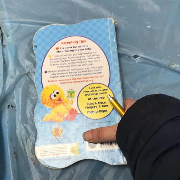 Sesame Street board book  “Bubbles, bubbles” - Picture 3 of 16